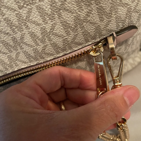 Michael Kors Large blush and cream backpack - Picture 11 of 12